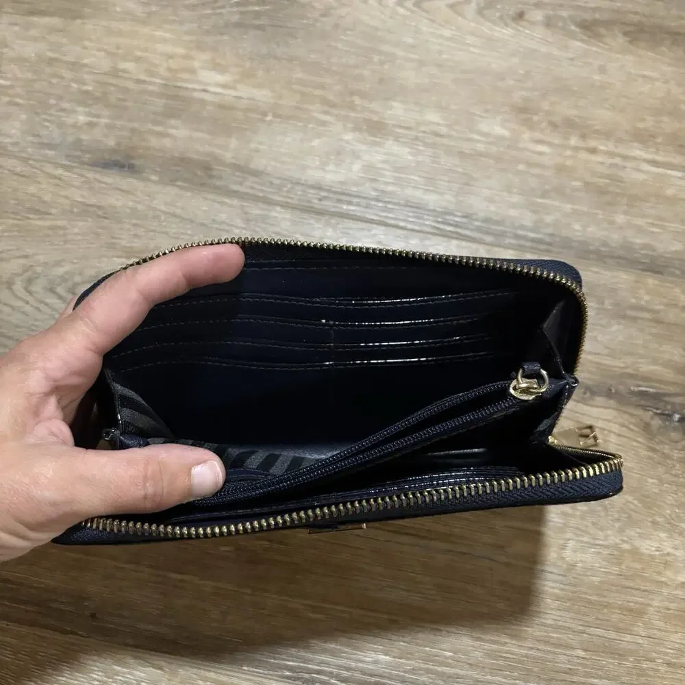 Victoria’s Secret Faux Snakeskin Wallet with Zip Navy Blue - Picture 4 of 7
